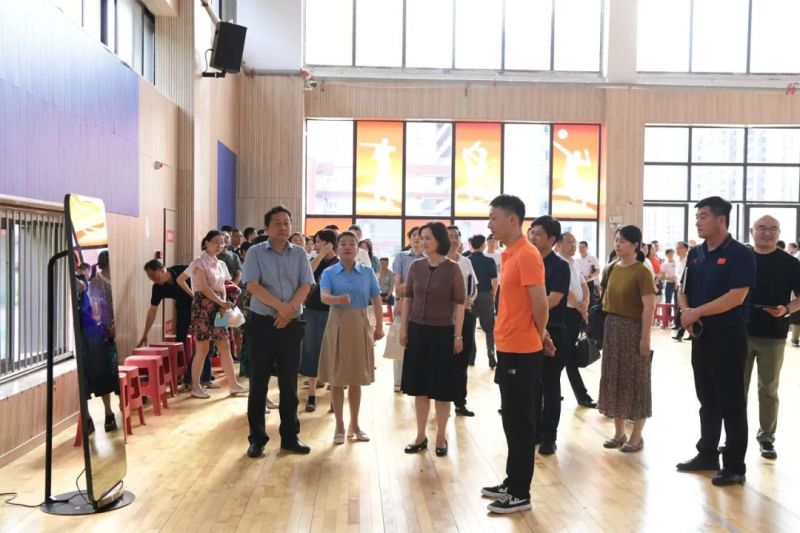 �Ϸ����x��(w��)�����W(xu��)Уÿ��һ��(ji��)�w���n�F(xi��n)�������_