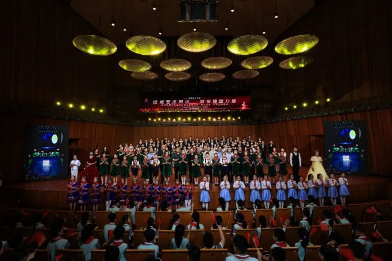 �Ϸ��е�ʮ�����С�W(xu��)�Ļ�ˇ�g(sh��)��(ji��)��ͯ�����h���ϳ�����չ������ɽ�A�M��Ļ