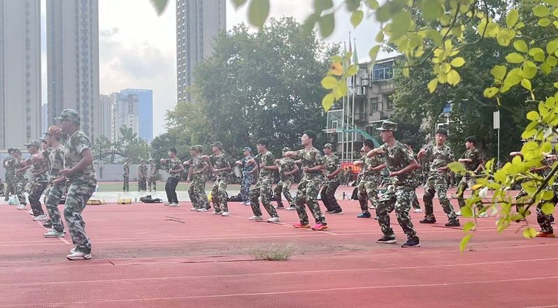 9�������нM���_չ��ȫ����������¡������