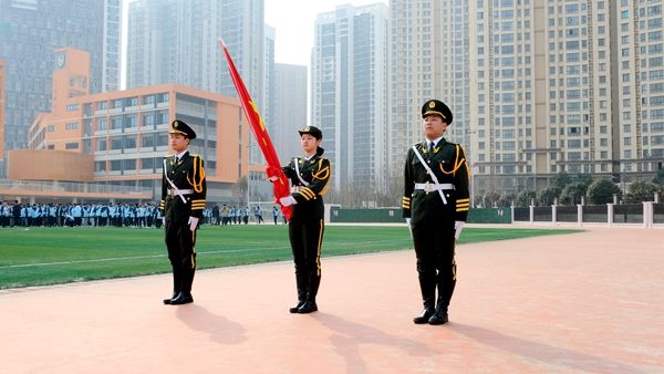 �Ϸ��к��D�WУ