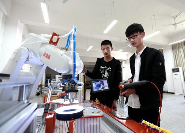 �������،���������ͨ�����{����ԺУ���ԇ������ʩ�k��