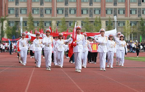 �ƄӸ����A�ΌWУ���ӻ��l(f��)չ