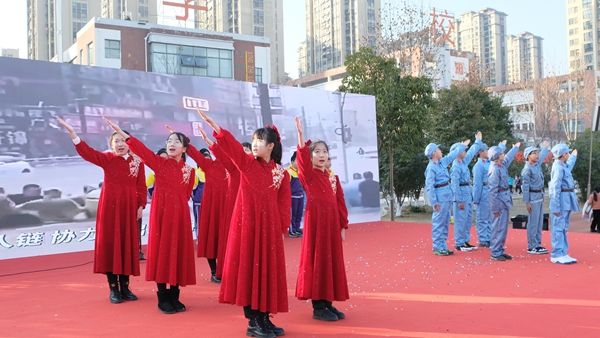 ÷�_���W(xu��)У��ͯ������(m��ng)��δ��(l��i) �����~��������