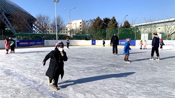 ����ʡ��С�WУ�����O���g��ѩ�\��Ӗ���ң�����