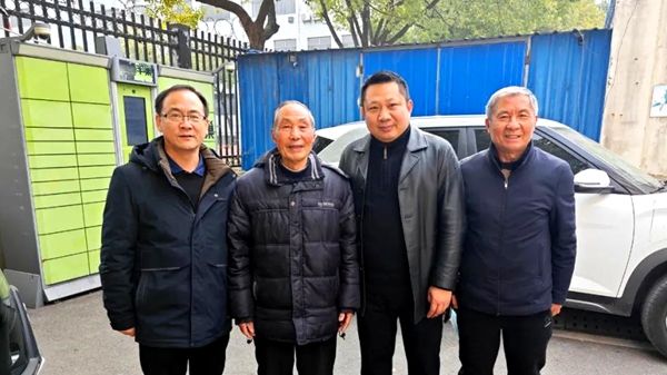 �Ϸʰ��н������F(tu��n)��ɽ��У�������Lο��(w��n)�����Ͻ̎�