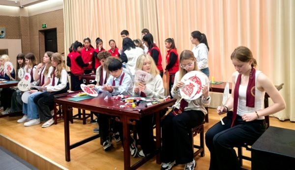 �ж�W(xu��)У�������� �_������������ƪ