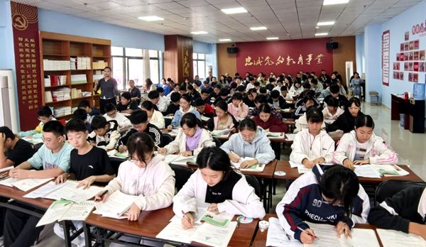 ��؅^(q��)���A(ch��)�������Ўͷ��ЌW(xu��)�vʷ�W(xu��)�ƽ��л���������e��