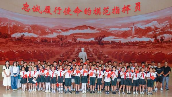 ��Ϫ���У��ഺ�c�Բʷ��ġ�����x����ײ