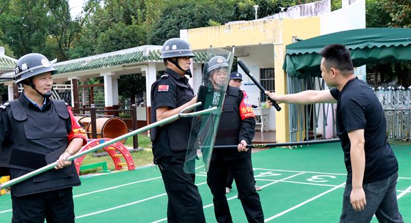 ʯ������׃��@����(qi��ng)����(y��ng)����(sh��)��(zh��n)����������У�@��ȫ����