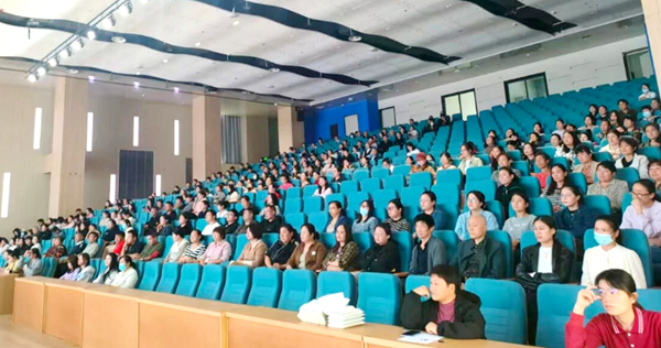 ���b��С�W(xu��)���AͥУ�^(q��)����(sh��)��У�@�����L(zh��ng)��x��Ӗ(x��n)�����(d��ng)�ɹ��e�k