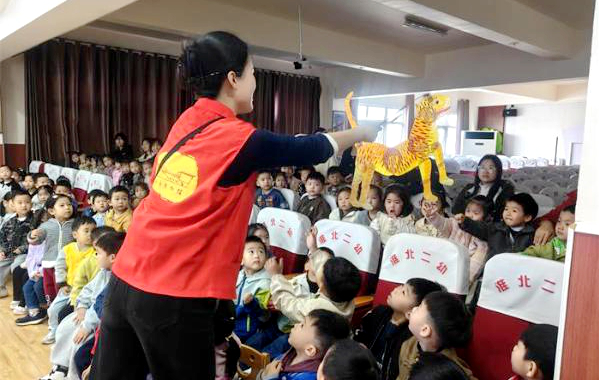 �����еڶ�����׃��@���в����^�P��ί�_չ��ƤӰ���MУ�@���Ļ����