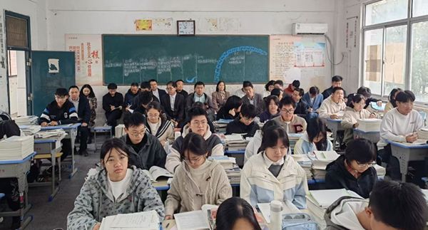 �~�����_(k��i)չ�����������ͽ����l(xi��ng)�����(d��ng)���Ƅ�(d��ng)���l(xi��ng)����һ�w����̽�������B(y��ng)���n��