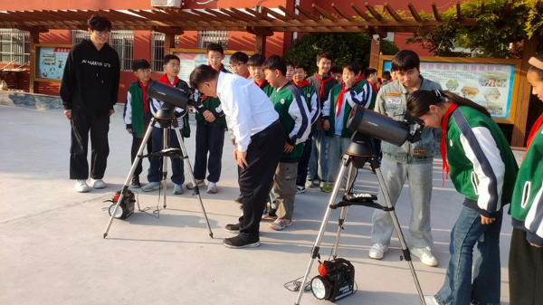 �����_�����M��С�WУ�@ ���� ����������W�������M�Ϫ·С�W�_չ����С�W˼��һ�w�����Ŀ��ջ��