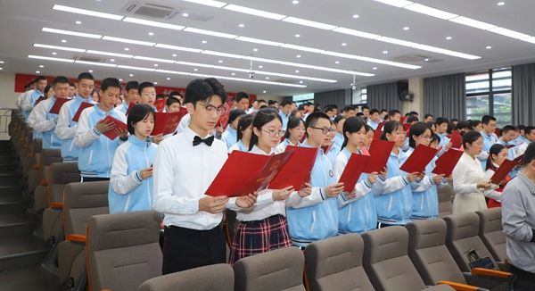 ������������һ�������M�����귨�ν�������WУ�������A��