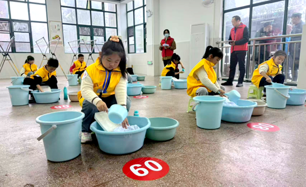 �ڶ���ʏ������С�W(xu��)���ڄ����B(y��ng)��ِ�ɹ��e�k 448���W(xu��)��ِ��չ�ڄ��L(f��ng)��