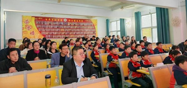 �t�Tӳ���� �����ٳ��L�������cʯ����С�c��������С�W(xu��)�����(li��n)�Ͻ��л�ӈA�M�e��