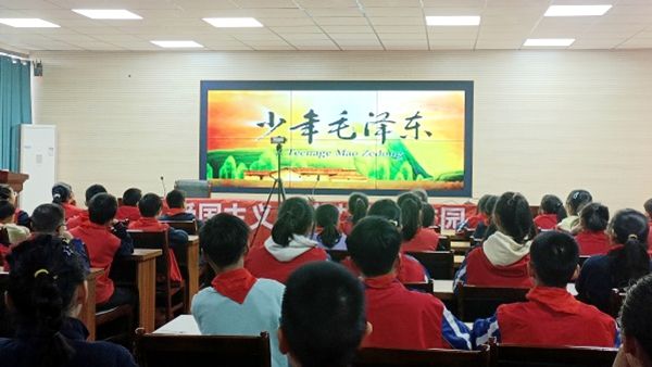 �A��·��һС�W(xu��)�e�Аۇ����x�Ӱ�^Ӱ���