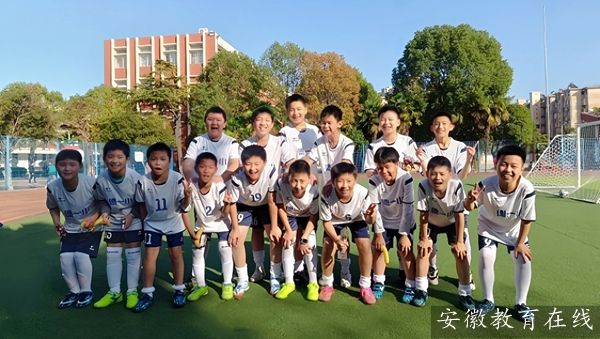 �r(sh��)�������ٵ�픣���·��һС�W(xu��)U12�����Z���^�^(q��)����ِ��܊