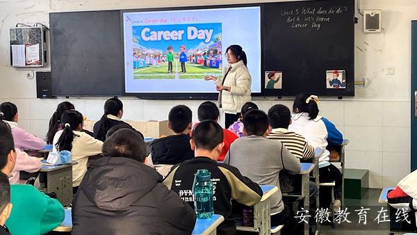 ʮ�����ČWУӢ�Z�n����ӑ���龳�x���n�ã����`�^�����|