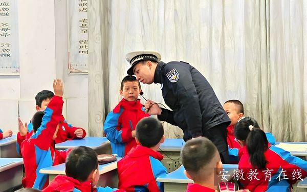 ���cʮ�����ČW(xu��)У����������ȫ���N�ӣ����o(h��)ƽ��ͯ��