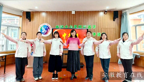 �Ϸ����p���׃��@�������F���b�tɫ��(j��ng)�� �T��������