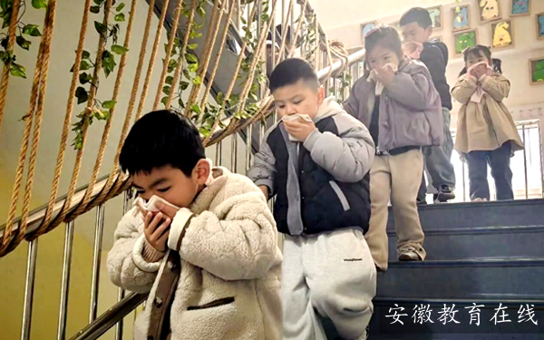 �Ϸ����p���׃��@��Ȼ�ӷֈ@�_չ������ȫ������ɢ�ݾ����