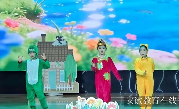 28���W(xu��)У300�����W(xu��)��ͬ�_���[����ʏ�����e����С�W(xu��)�L�����n���������ݴ�ِ