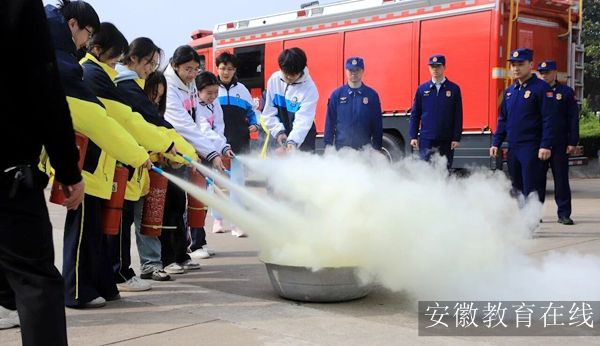 �����е�ʮ���ЌW����������Ԯ֧�����վ�_չ������ȫ��Ӗ