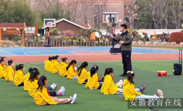 ��������С�W�w�|�����������}���л�����׸����С�W�A�M�e�k