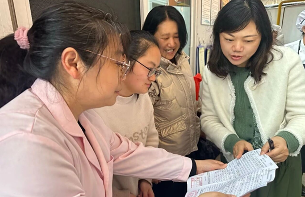 �Ϸ����p���׃��@���҈@�y�և���ʳ���Pͬ�Ĺ���ʳ�����o��